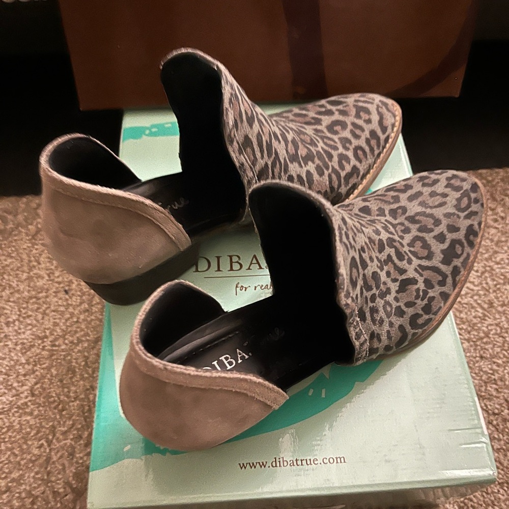 Leopard Print Ankle Booties - Picture 5 of 7